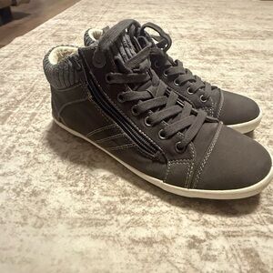 Taos Startup Gray Zip-Up Comfort Sneakers | Women’s 8